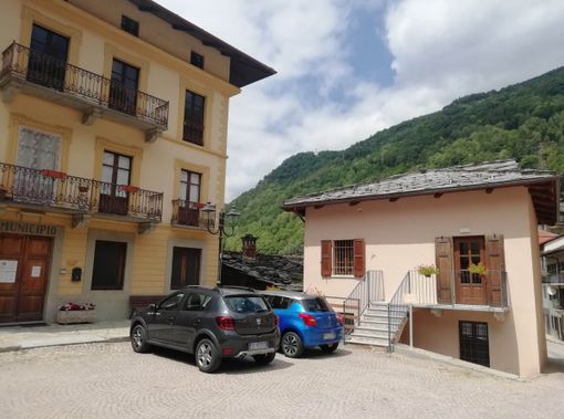 Il municipio di Perrero