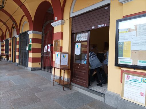 Il centro dove vengono raccolti gli aiuti per l’Ucraina a Luserna San Giovanni Il centro dove vengono raccolti gli aiuti per l’Ucraina a Luserna San Giovanni