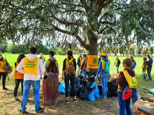 Anche Pinerolo si attiva per ‘pulire il mondo’ partendo da piazza D’Armi Anche Pinerolo si attiva per ‘pulire il mondo’ partendo da piazza D’Armi