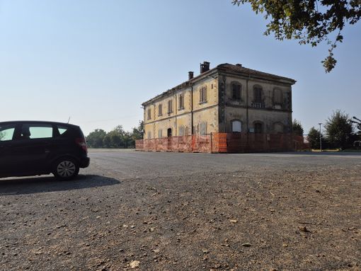 L’ex stazione ferroviaria L’ex stazione ferroviaria