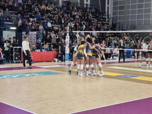 Volley A1/F: Bergamo passeggia al Pala Bus Company