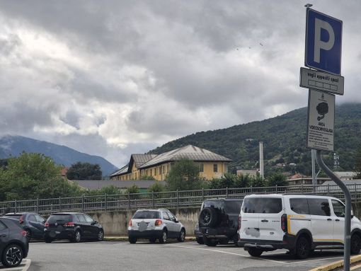 Gli rubano l’auto mentre lavora in Pronto soccorso a Pinerolo
