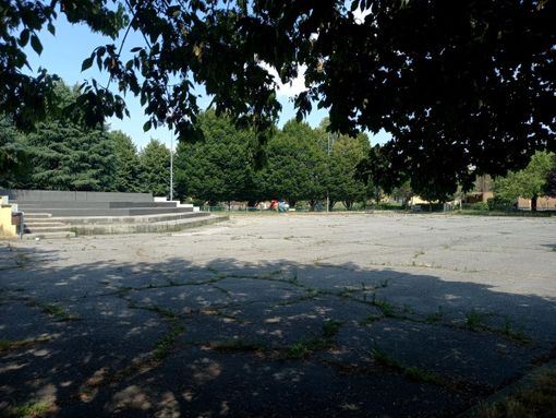 Piazza Giretti a Bricherasio Piazza Giretti a Bricherasio