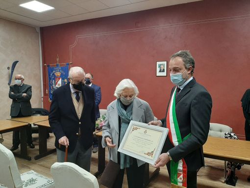 La consegna in Comune La consegna in Comune