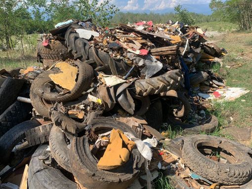 I rifiuti abbandonati vicino al Guado I rifiuti abbandonati vicino al Guado