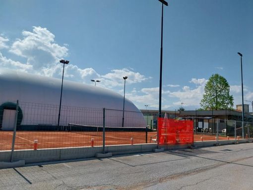 I lavori al campo da tennis I lavori al campo da tennis