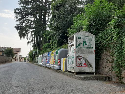Cassonetti dei rifiuti Cassonetti dei rifiuti