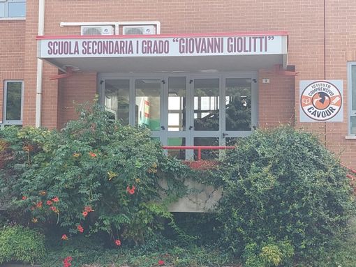 Cavour: le scuole medie mettono in mostra il nuovo logo