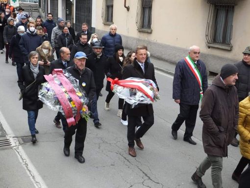 Cumiana ricorda le 51 vittime della strage nazifascista in paese Cumiana ricorda le 51 vittime della strage nazifascista in paese
