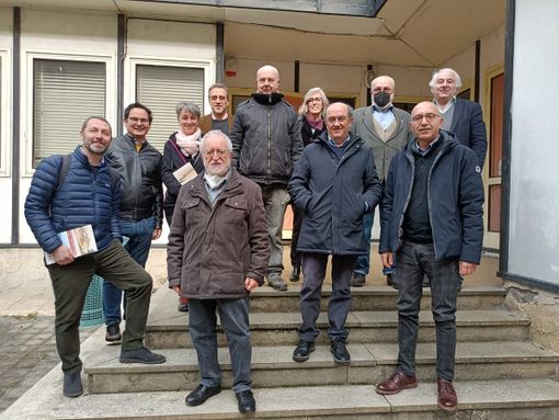 Il nuovo direttivo con l'uscente Bonansea e con il presidente dell'assemblea Seglie. Trombotto è al centro in fondo Il nuovo direttivo con l'uscente Bonansea e con il presidente dell'assemblea Seglie. Trombotto è al centro in fondo