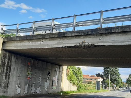 Ponte della circonvallazione a Pinerolo, dopo il sopralluogo lavori in vista Ponte della circonvallazione a Pinerolo, dopo il sopralluogo lavori in vista