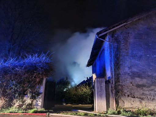 Fiamme in una cascina in stradale Baudenasca a Pinerolo [FOTO]