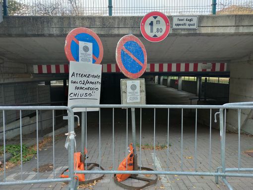 Il parcheggio seminterrato di via dei Mille a Pinerolo chiuso dal 2 agosto Il parcheggio seminterrato di via dei Mille a Pinerolo chiuso dal 2 agosto
