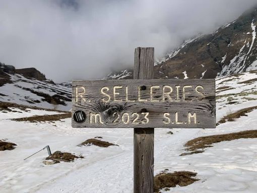 Cartello del Rifugio Selleries Cartello del Rifugio Selleries
