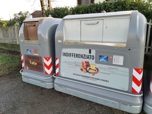 I cassonetti con bocca vincolata I cassonetti con bocca vincolata