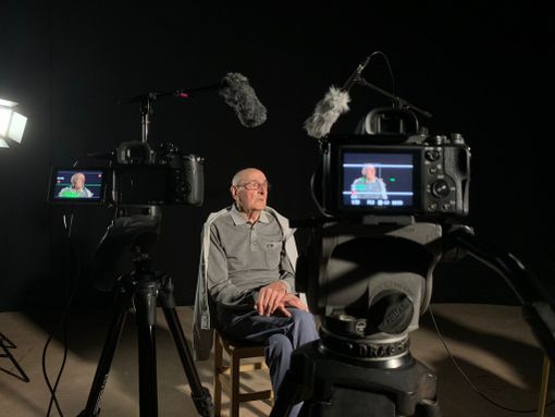 Foto di scena de La Fabbrica del villaggio Foto di scena de La Fabbrica del villaggio