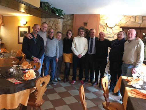 La foto di gruppo dopo l'accordo tra Comune e Federazione