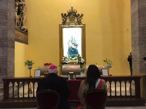 Coronavirus, Nosiglia predica calma: &quot;No all’allarmismo, domenica si torni in chiesa&quot; [VIDEO]