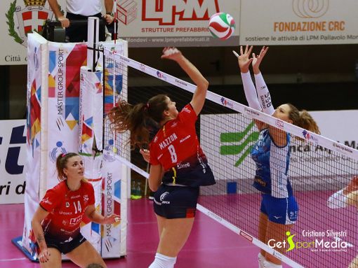 Un'istantanea del derby tra Mondovì e Pinerolo (foto Cristiano Silvestri) Un'istantanea del derby tra Mondovì e Pinerolo (foto Cristiano Silvestri)