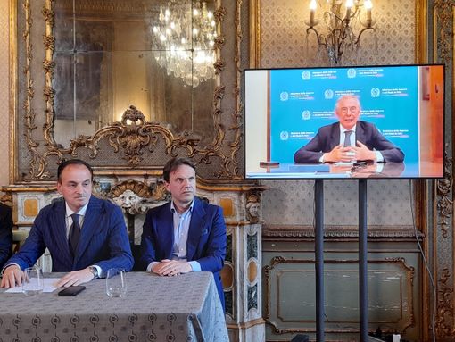 Intel chi? A Orbassano arriva Aixtron, colosso tedesco dei microchip. Urso: &quot;Torino scrive il futuro del Paese&quot;