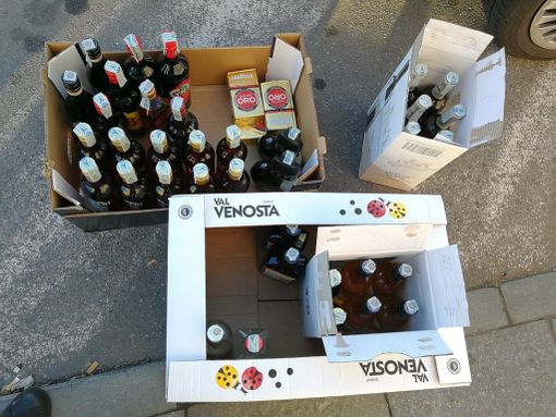 foto di archivio e locandina campagna