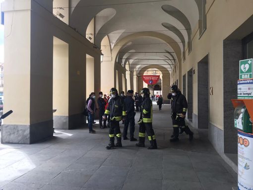 Busta con polvere bianca inviata a Cirio: dentro un foglio con scritto &quot;antrace&quot; [FOTO E VIDEO]