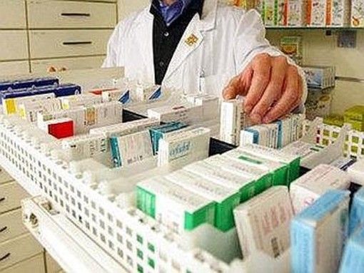 Coronavirus, l'appello dei farmacisti: "Siamo a disposizione della gente, no a speculazioni su gel e mascherine" Coronavirus, l'appello dei farmacisti: "Siamo a disposizione della gente, no a speculazioni su gel e mascherine"