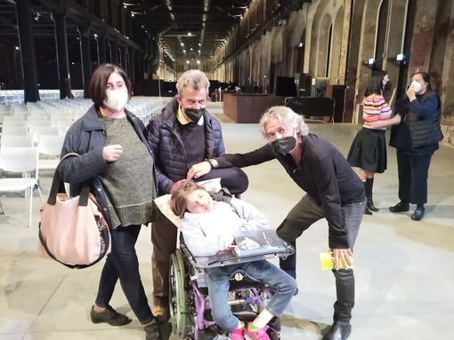 La cavourese Federica Fassi incontra il suo idolo Ligabue alle Ogr Torino