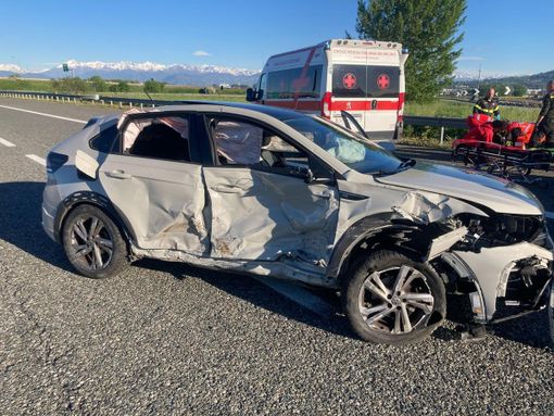 Incidente allo svincolo Bauducchi: sei persone ferite, traffico in tilt sulla tangenziale Incidente allo svincolo Bauducchi: sei persone ferite, traffico in tilt sulla tangenziale