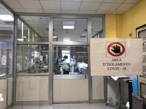 Covid, terapia intensiva - immagine d'archivio Covid, terapia intensiva - immagine d'archivio