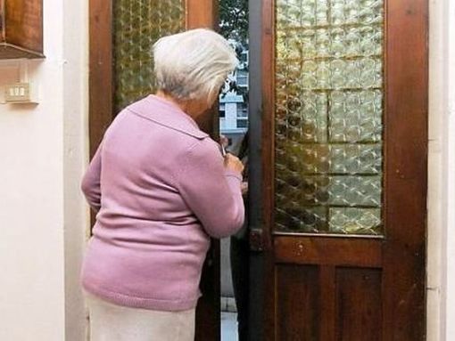 truffa anziani - foto di repertorio