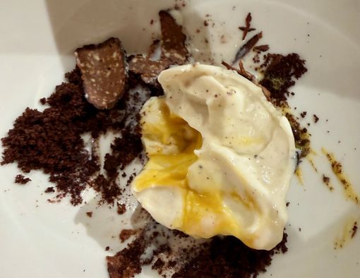 Ovum Regale: sembra un uovo, ma è un dessert Ovum Regale: sembra un uovo, ma è un dessert