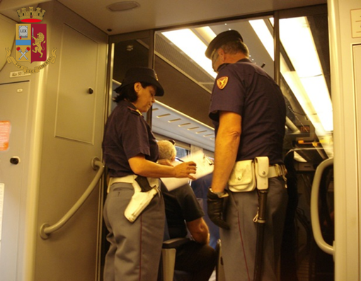 Carmagnola, ricercato arrestato a bordo di un treno dalla Polizia