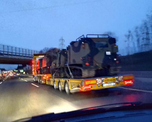 Mezzi militari in tangenziale a Torino, sui social panico da guerra ma si tratta di un'esercitazione