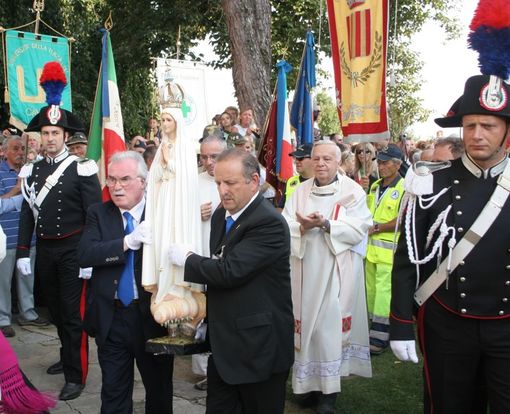 Don Mario al centro