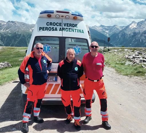 Adriano Bortolas alla guida del nuovo direttivo della Croce Verde di Perosa Argentina Adriano Bortolas alla guida del nuovo direttivo della Croce Verde di Perosa Argentina