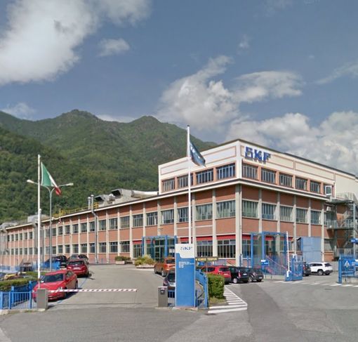 Sciopero in corso all’Skf di Villar Perosa per «sospendere le produzioni non essenziali»