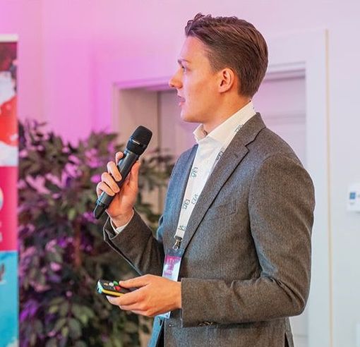 Il Dermatologo Dott. Francesco Cavallo riceve presso lo Studio Medico Galeno di Saluzzo Il Dermatologo Dott. Francesco Cavallo riceve presso lo Studio Medico Galeno di Saluzzo