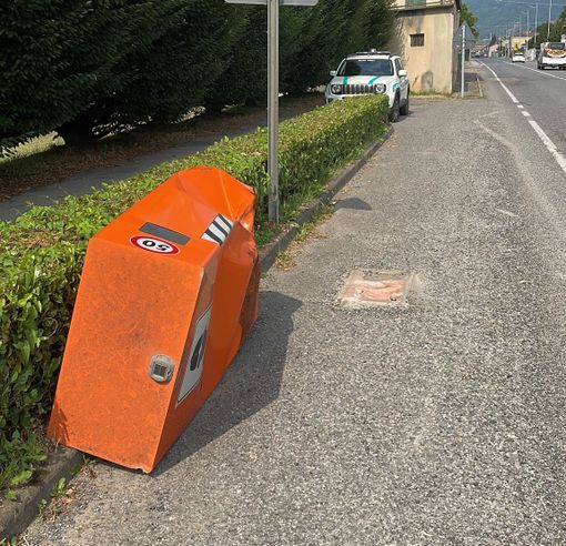 Il box abbattuto a Luserna San Giovanni Il box abbattuto a Luserna San Giovanni