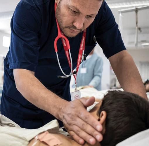 Emergency si racconta con due documentari alla Scuola Latina di Pomaretto Emergency si racconta con due documentari alla Scuola Latina di Pomaretto