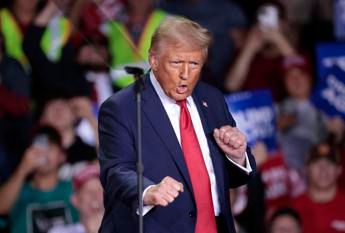 Elezioni Usa, ultimi colpi Trump-Harris: &quot;Mettete Kamala sul ring con Tyson&quot;. &quot;Ogni voto conta&quot;