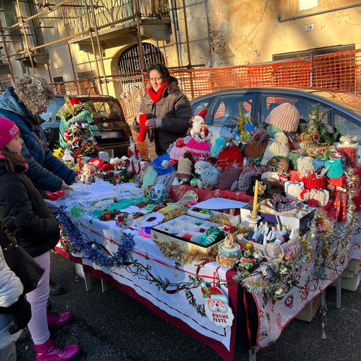 A Bibiana ‘Il Grinch’ e Babbo Natale si contendono la piazza