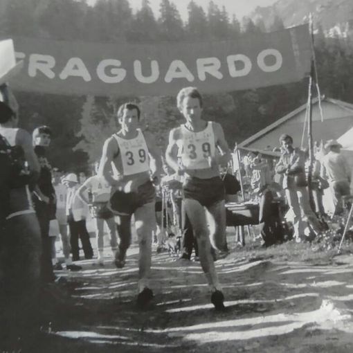 Da sinistra Roby e Renè Jallà a una Tre Rifugi di 40 anni fa, con partenza dal Rifugio Barbara di Bobbio Pellice
