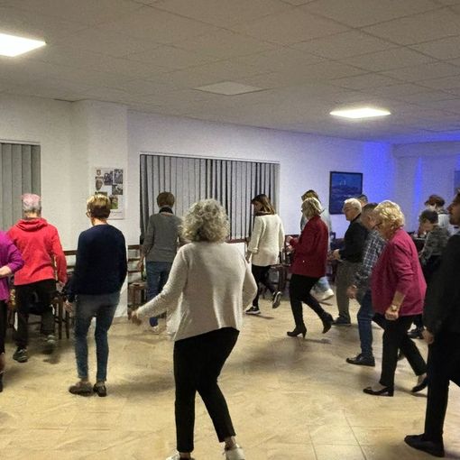 A Bricherasio nella sede della Pro loco si imparano i balli di gruppo