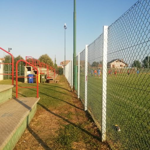 Le tribune del campo da calcio di Bricherasio