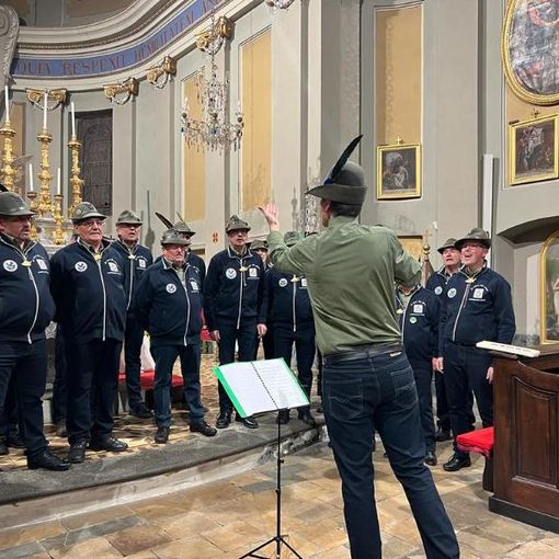 Il Coro dle Piase che si esibirà al ventennale del Seminario missionario diocesano di Pinerolo