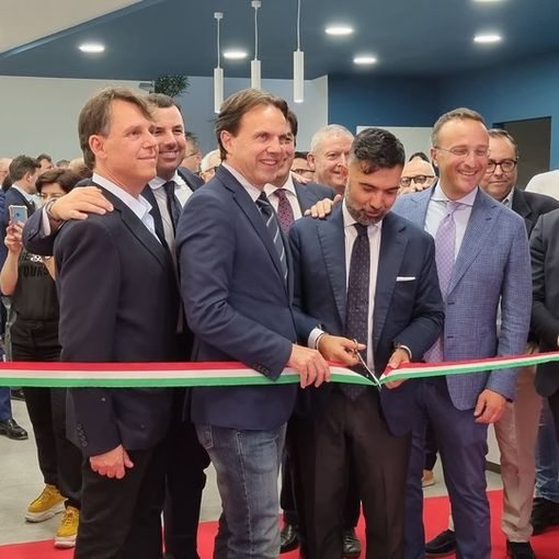 Antonio Graziano taglia il nastro per inaugurare il nuovo polo