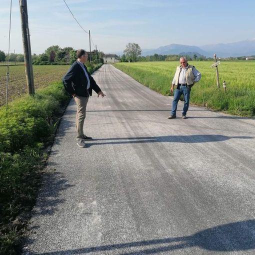 Da sinistra il sindaco di Cavour Sergio Paschetta e l’assessore Marco Peverengo a Castellazzo