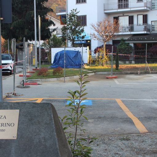 Il Monumento al Fante in attesa di venire scoperto