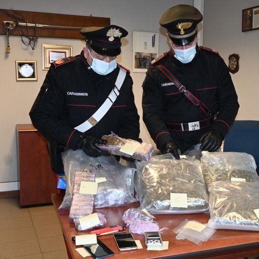 Cercenasco: aveva 13 chili di droga in casa, arrestato operaio [VIDEO]